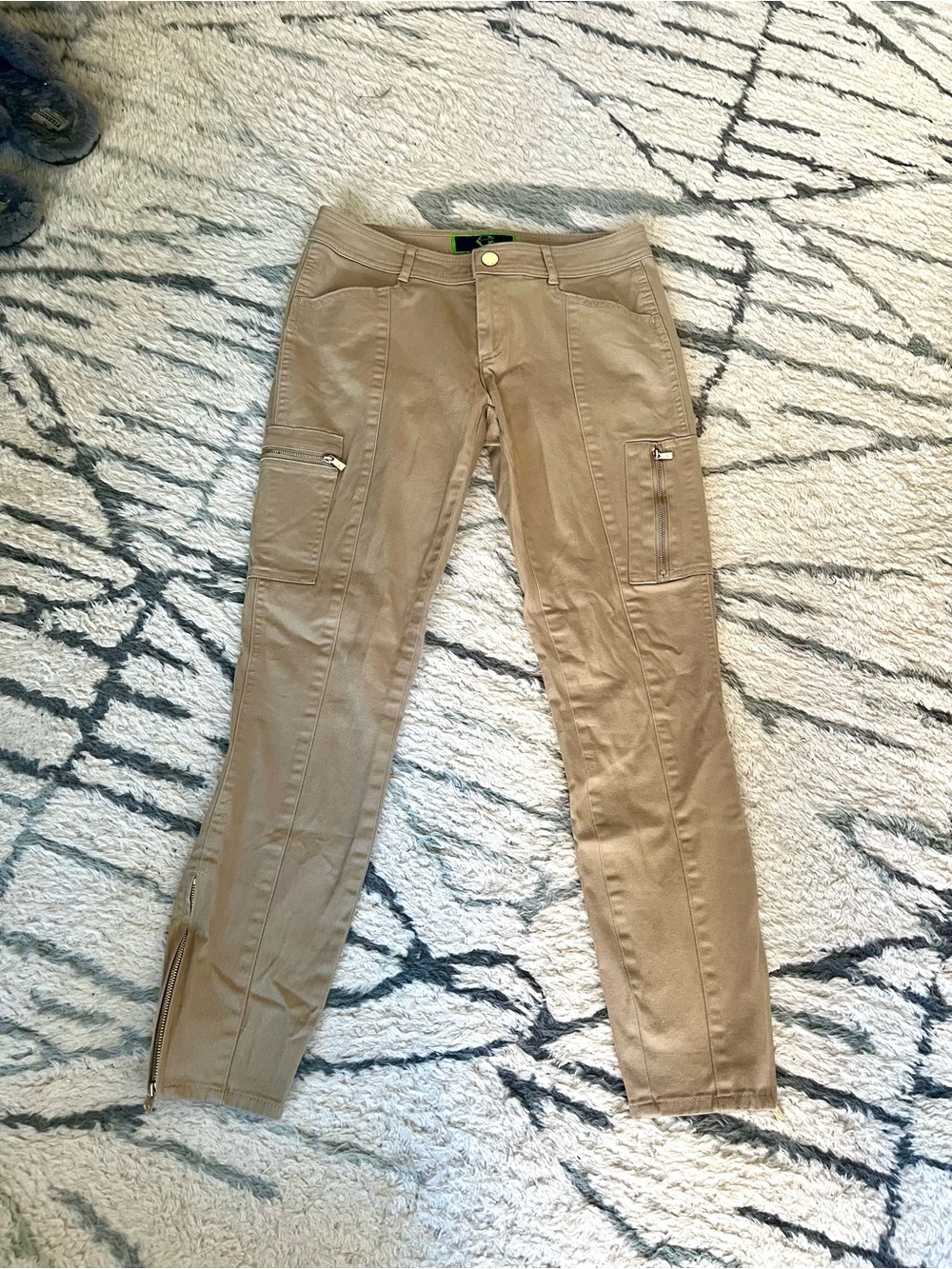 C. Wonder Cotton Cargo Kahki Capris